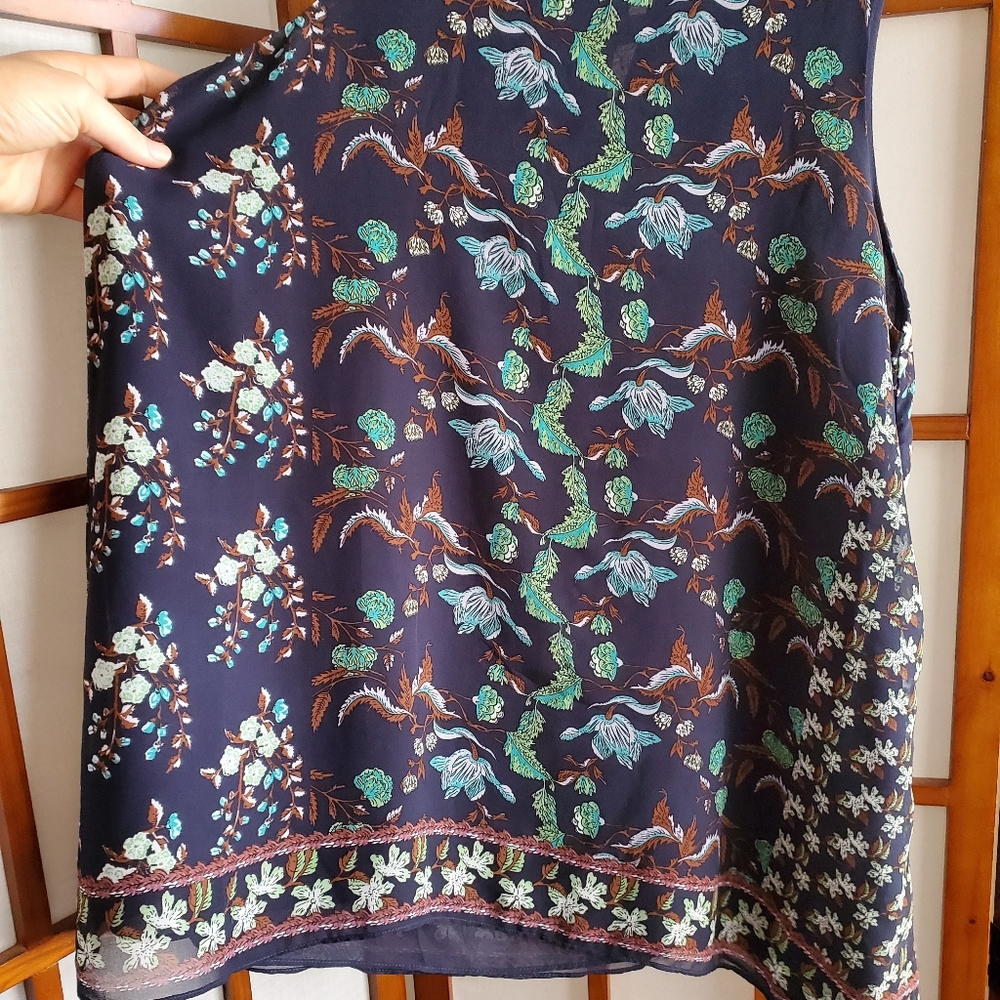 Max Studio Sleeveless Blouse Euc - image 3